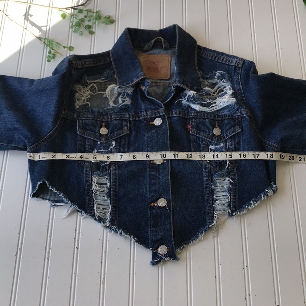 Levi’s distressed denim Jean blue jacket - Picture 8 of 10